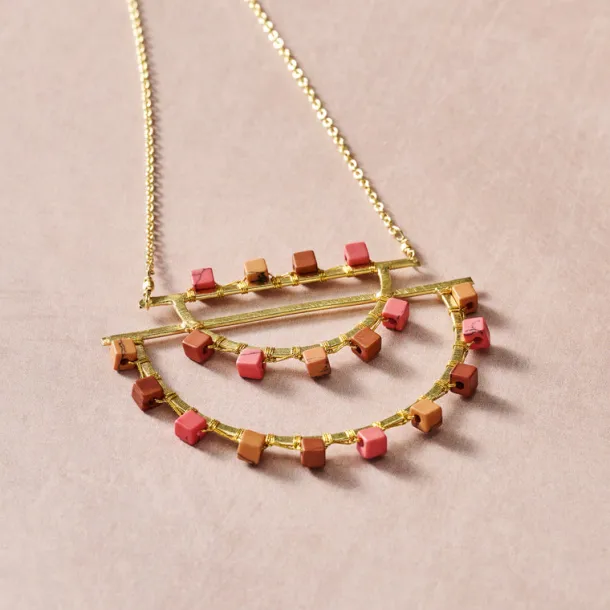 Amara Pendant Necklace