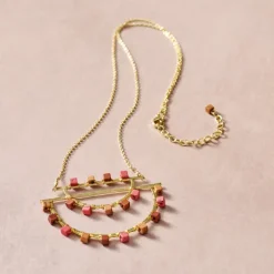 Amara Pendant Necklace