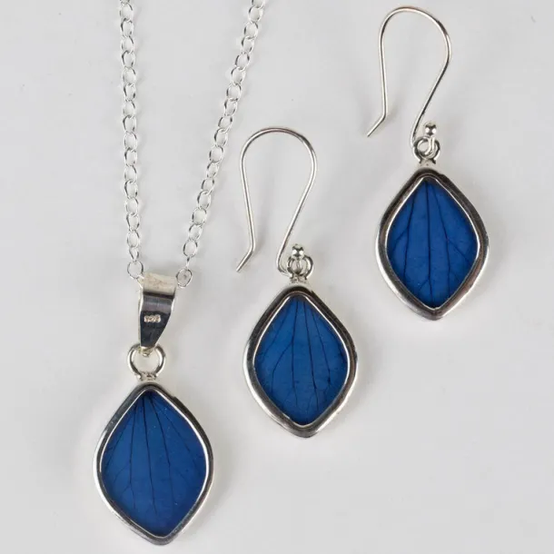 Aspire Flower Petal Necklace