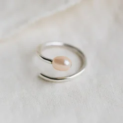 Ati Pearl Swirl Silver Ring