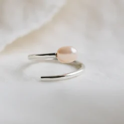 Ati Pearl Swirl Silver Ring