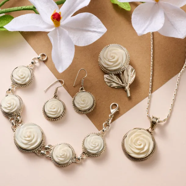 Bagaica Rose Carved Bone Ring