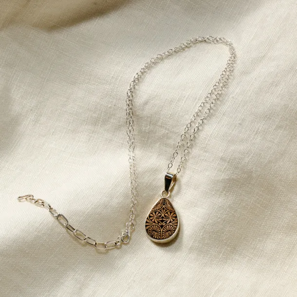 Carved Gourd Teardrop Pendant Necklace