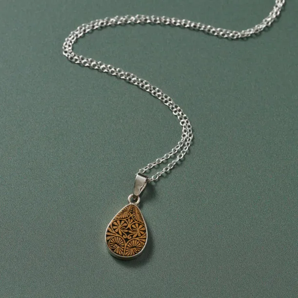 Carved Gourd Teardrop Pendant Necklace