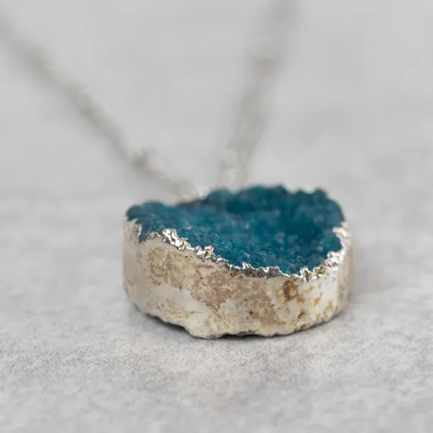 Chattan Geode Pendant Necklace