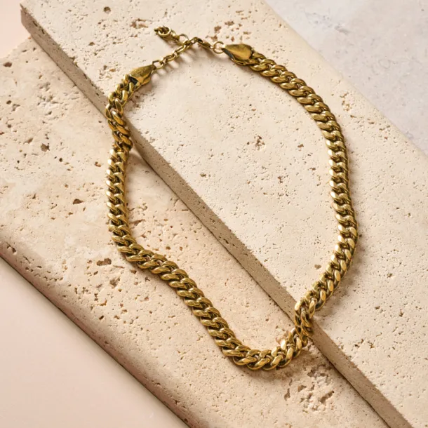 Chunky Curb Chain Necklace