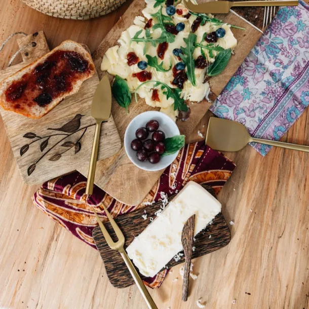 Clean Lines Cheese Serving Set