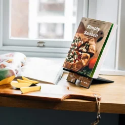 Cookbook Simply in Season
