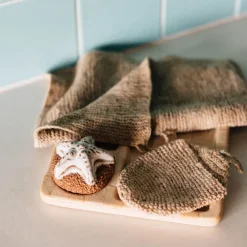 Exfoliating Face Mitt