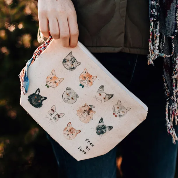 Free To Love Pouch (Cats)
