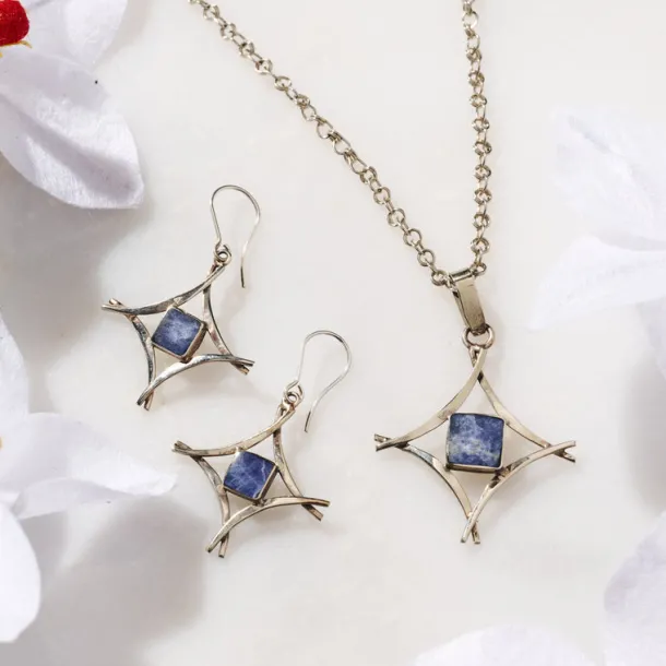 Kikin Sodalite Necklace