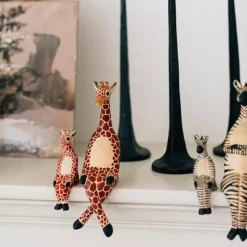Little Giraffe Shelf Sitter