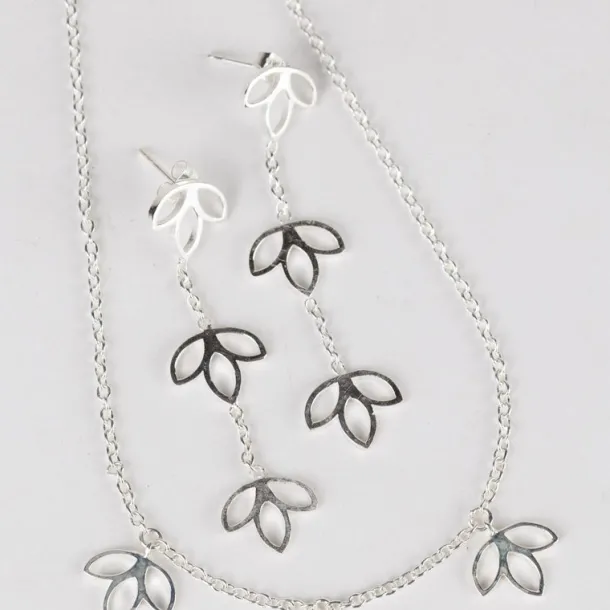 Lotus Trio Necklace