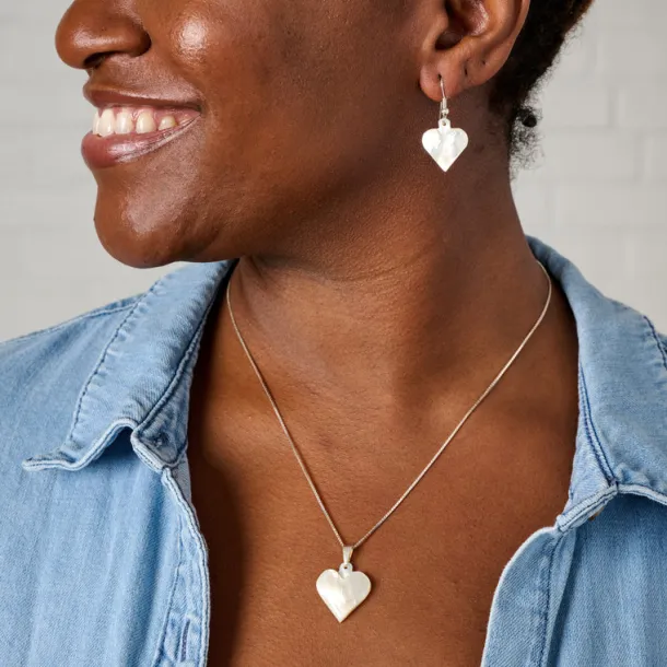 Mother of Pearl Heart Pendant Necklace