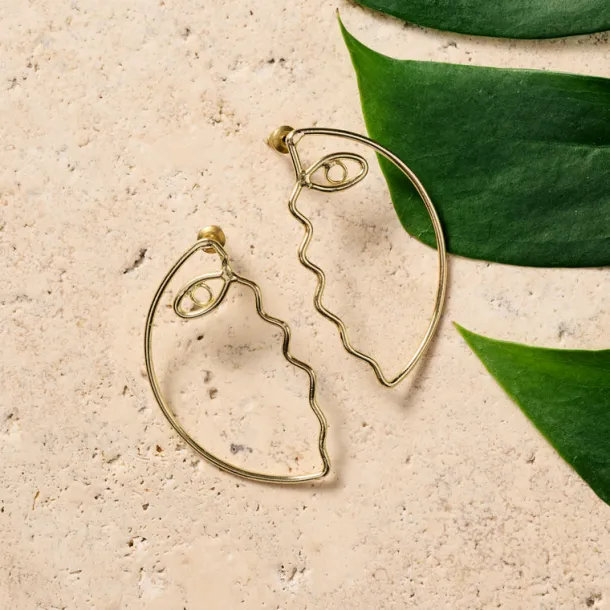 Pikaso Profile Wire Post Earrings