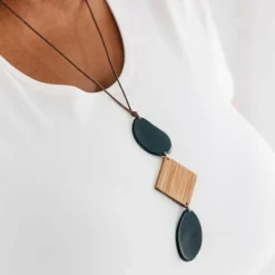 Sierra Tagua Pendant Necklace