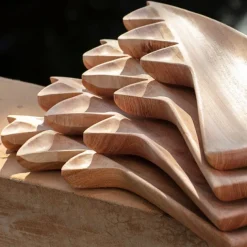 STEGOSAURUS PLATE, neem wood