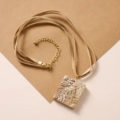 Tarasa Gorara Stone Pendant Necklace