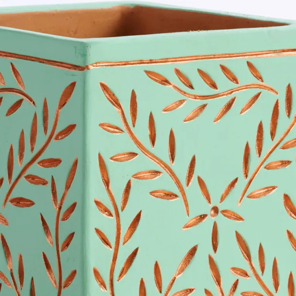 Tila Terracotta Debossed Leaf Planter