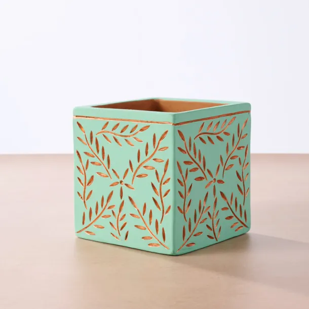 Tila Terracotta Debossed Leaf Planter