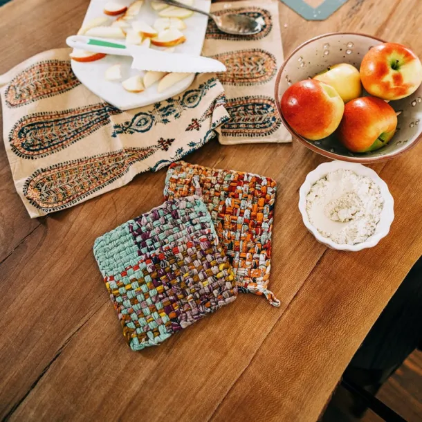 Village Sari Hot Mats